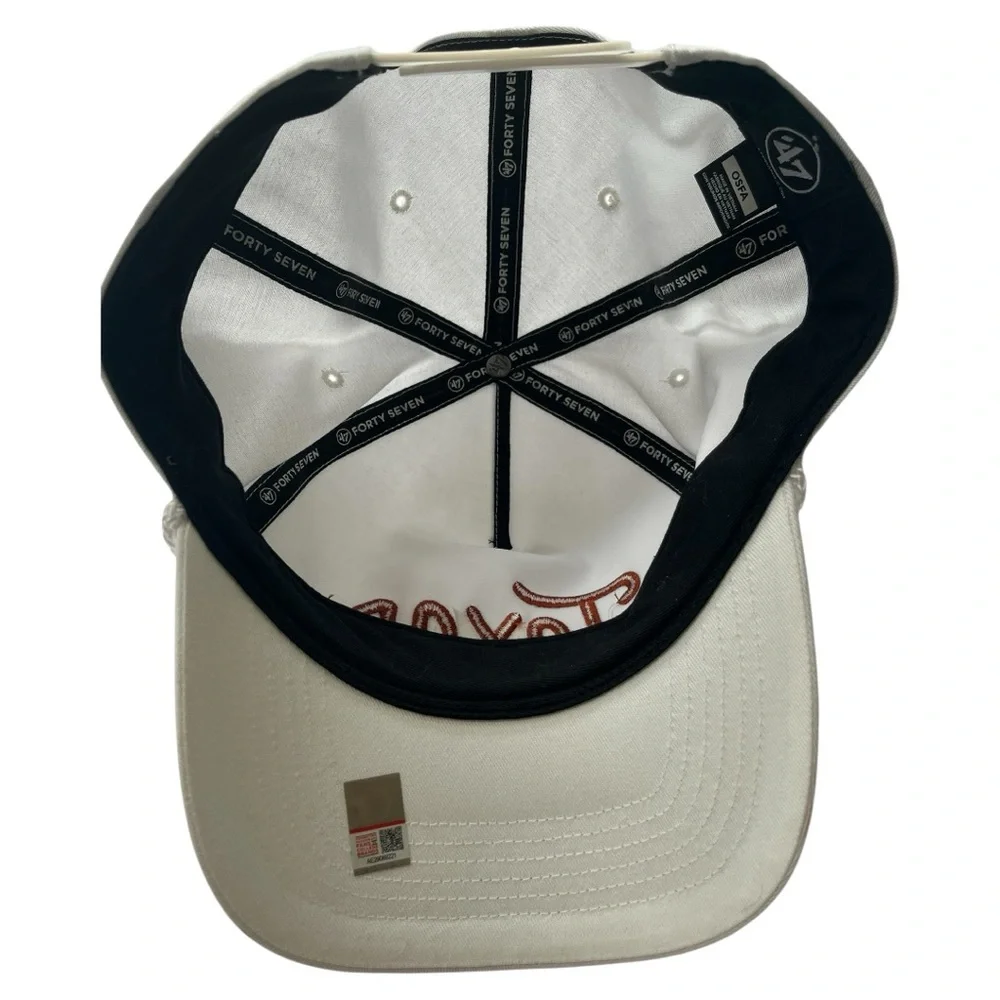 NWOT - ‘47 Hitch Relaxed Fit Adjustable White Texas Longhorns Snapback Hat